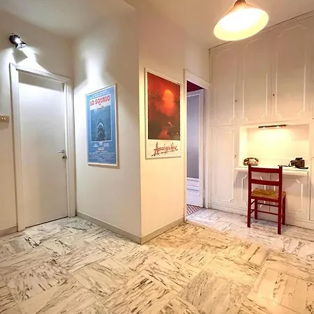 70's House ローマ